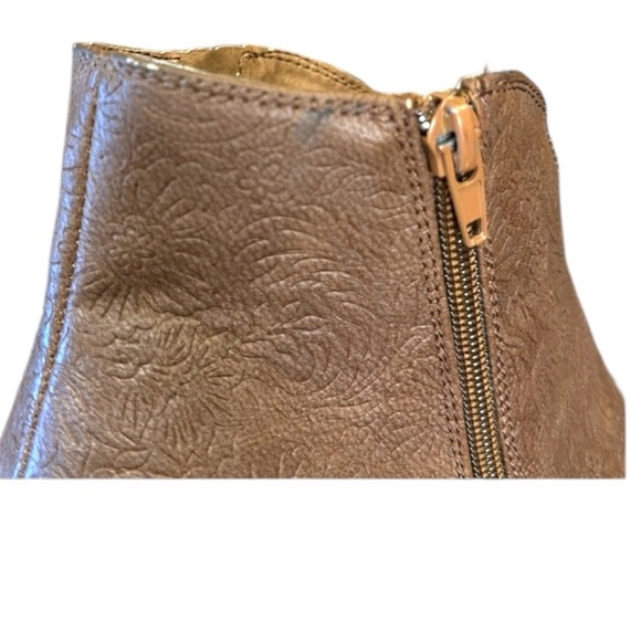 Very G Booties Slip On Side Zipper Closure Tan Womens Size 11 - Picture 12 of 13